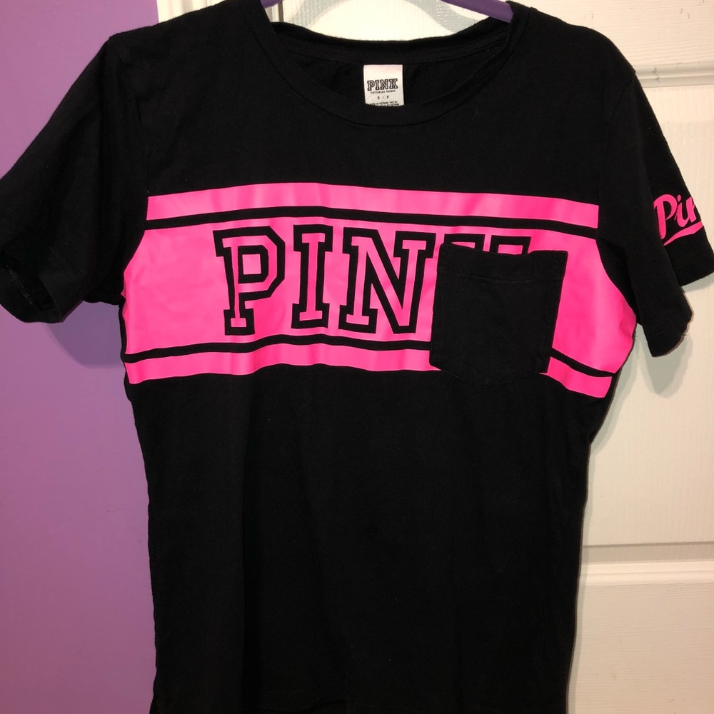 VICTORIA SECRET PINK T SHIRT!!